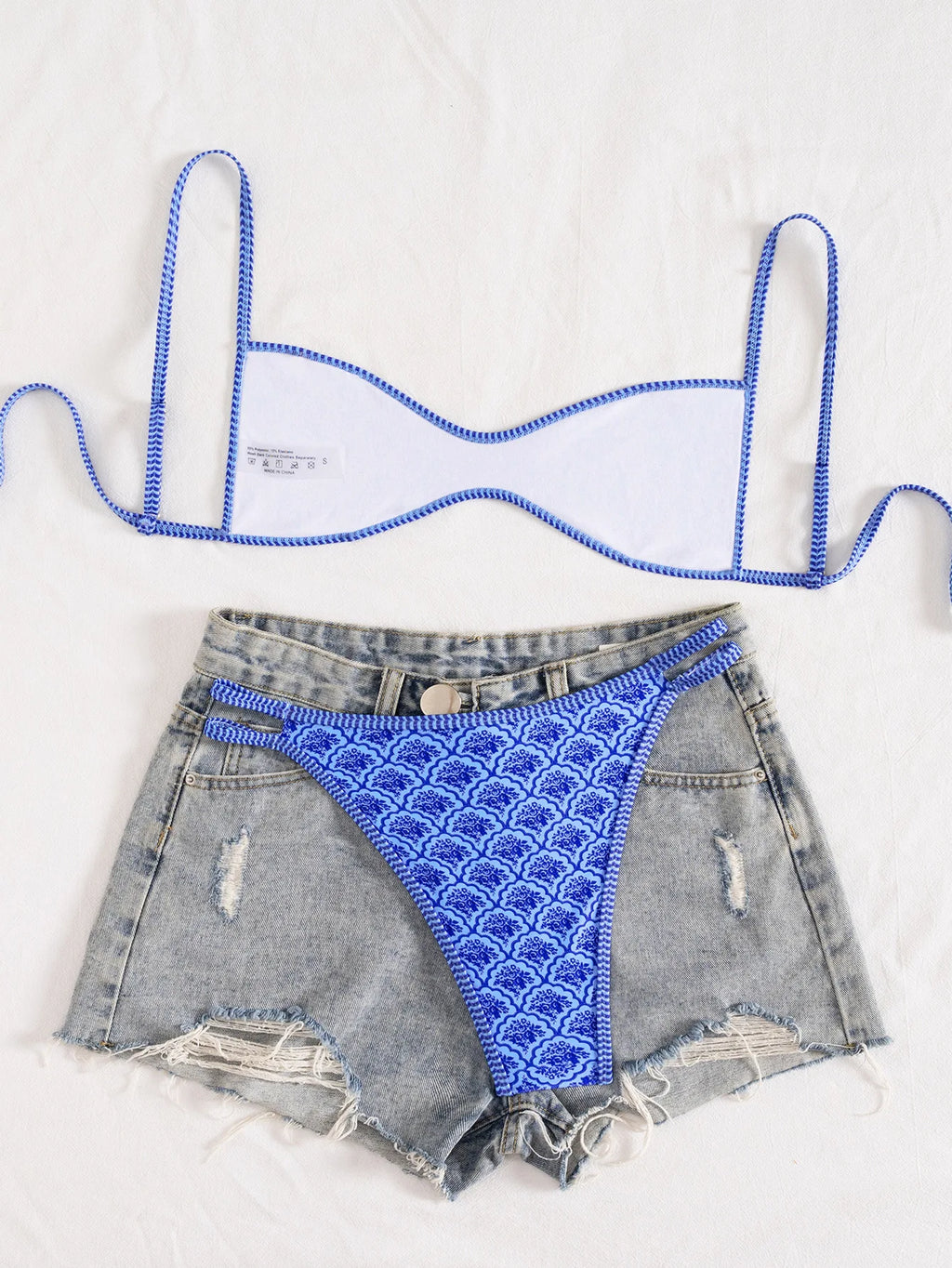 "Conjunto de bikini sin tirantes nuevo 2025 - Traje de baño sexy de dos piezas con espalda descubierta y lazo frontal para mujer"